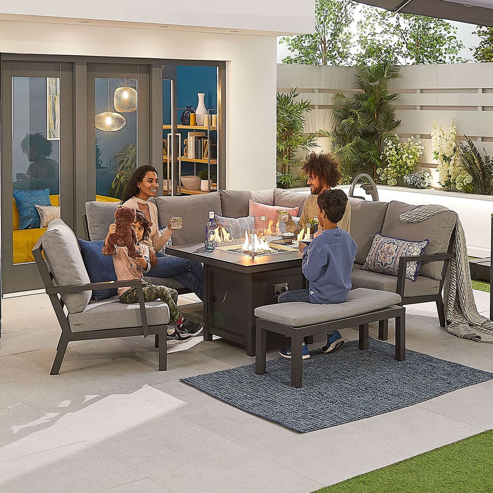 Beangstigend Gelovige Indirect Nova Compact Vogue Corner Dining Set with Firepit Table & Lounge Chair &  Bench Grey - Romerils